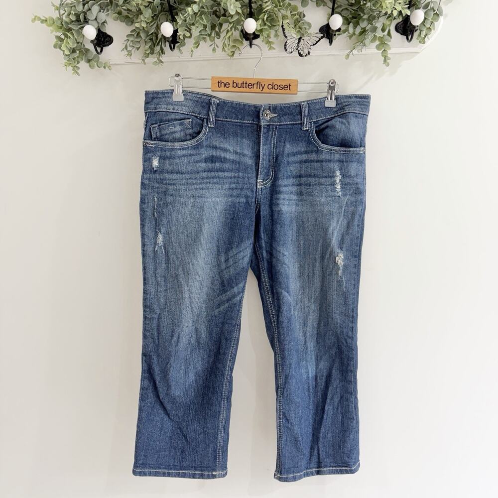 Democracy Plus Size Stitched Pocket Crop Jeans Size 16 CC
